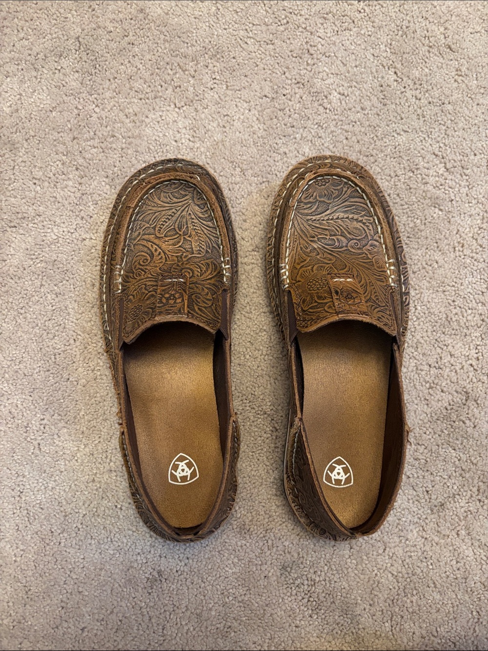 Ariat Women’s Leather Floral Tooled “Cruisers”. - Picture 2 of 9